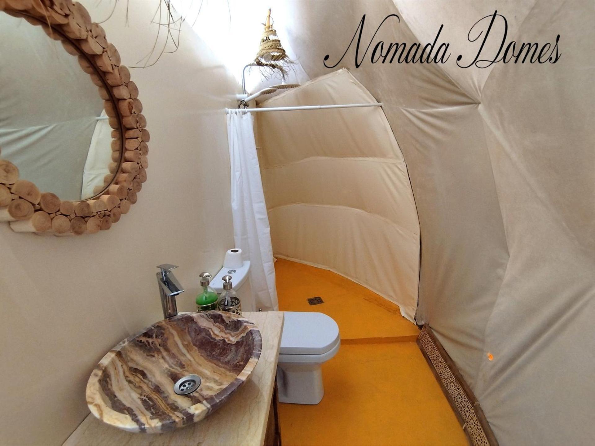 Отель Nomada Domes Camp With Airco Мерзуга Экстерьер фото